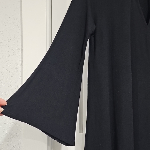 Chic Black Long Sleeve Dress - Picture 3 of 8